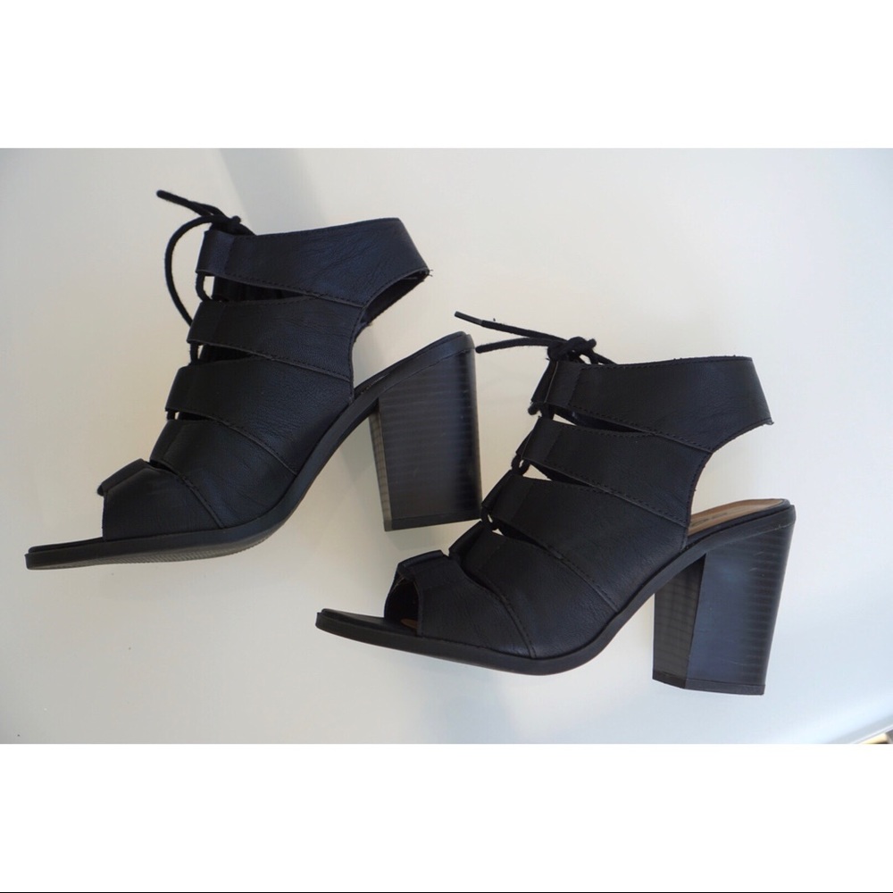 Soda Lace-Up Black Block Heel - Size 7